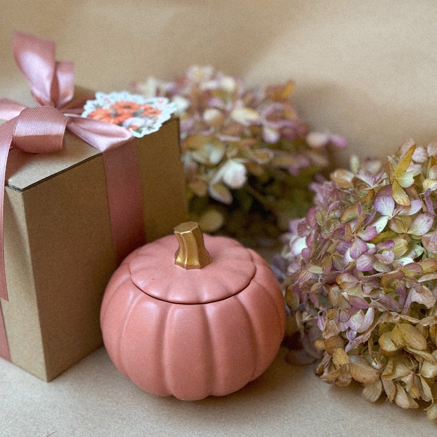 Aromatic Autumn Pumpkin Candle in Three Colors