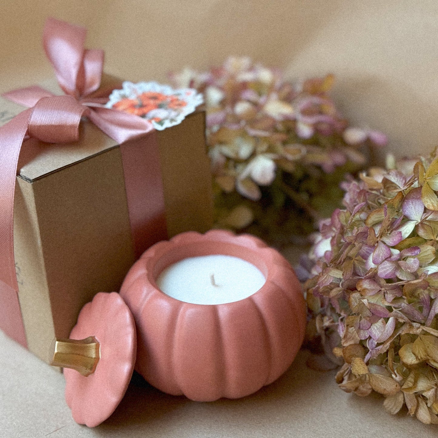 Aromatic Autumn Pumpkin Candle in Three Colors