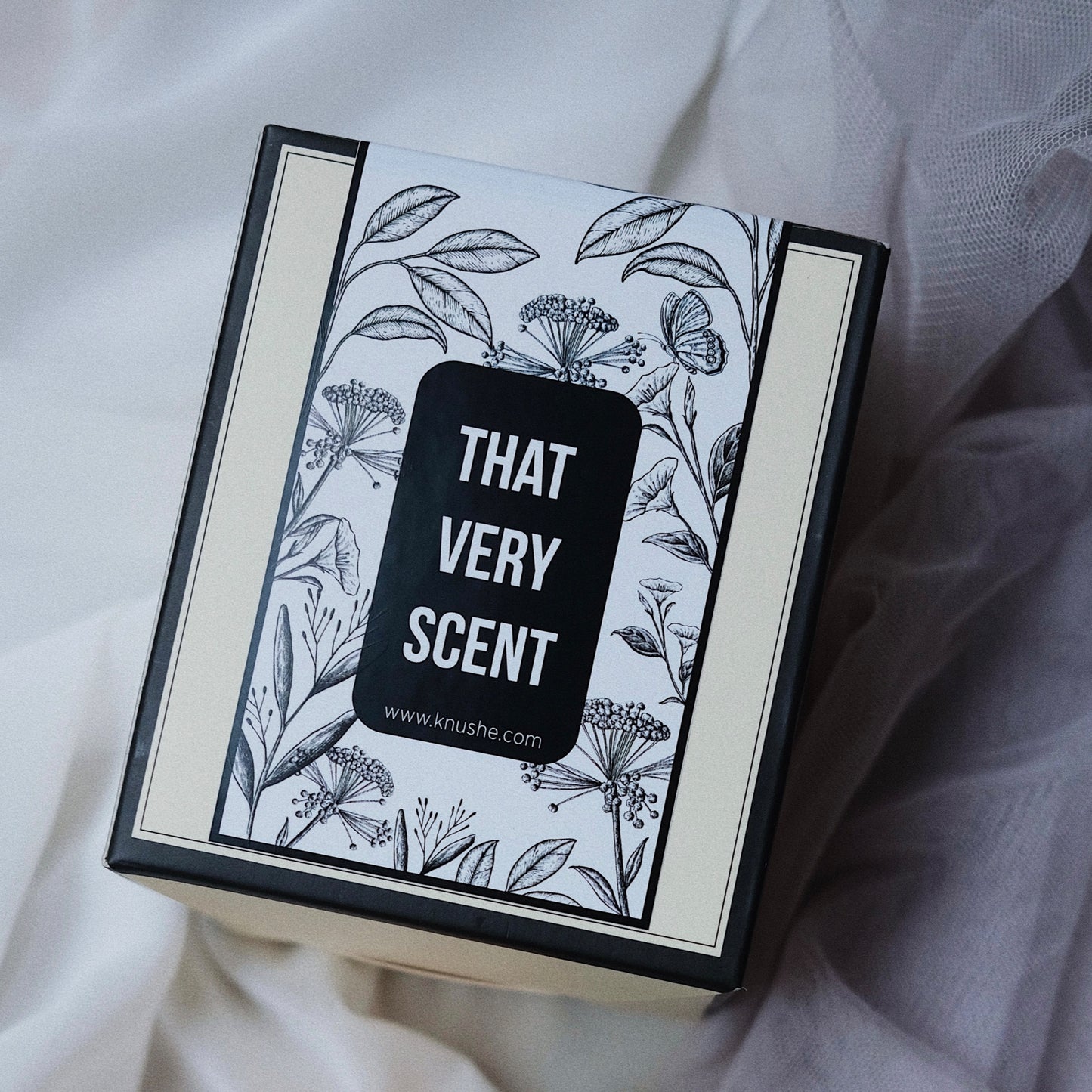 Scented candle with the smell of "HOT SEX"