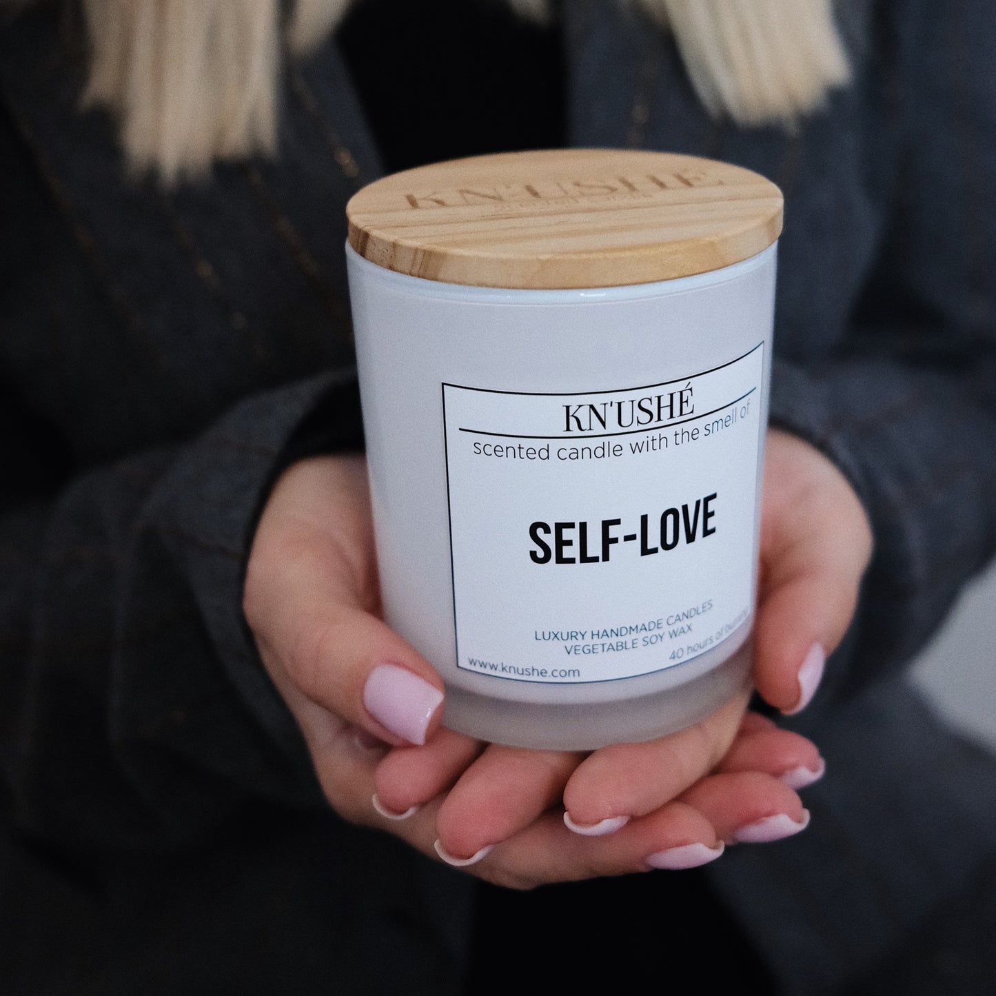 Scented candle with the smell of "SELF-LOVE"