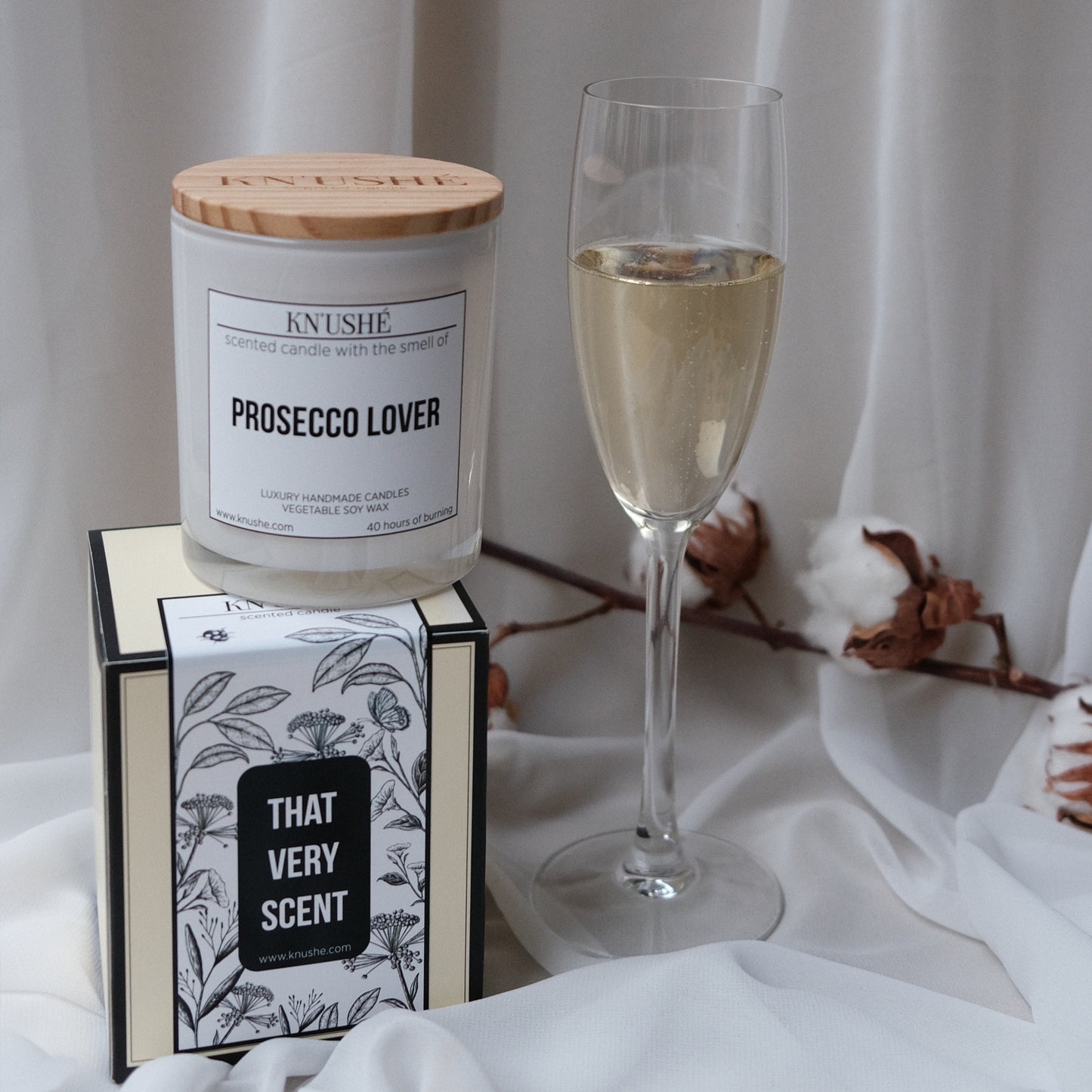 Scented candle with the smell of "PROSECCO LOVER"