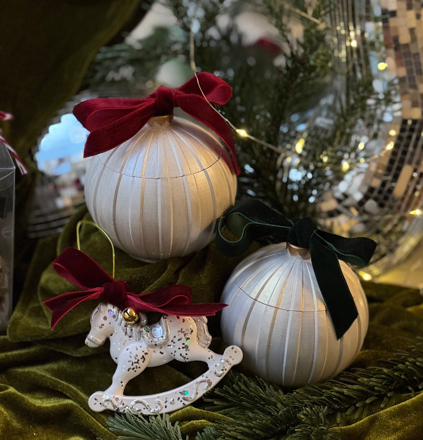 “Christmas Ornament” Candle – handmade holiday candle