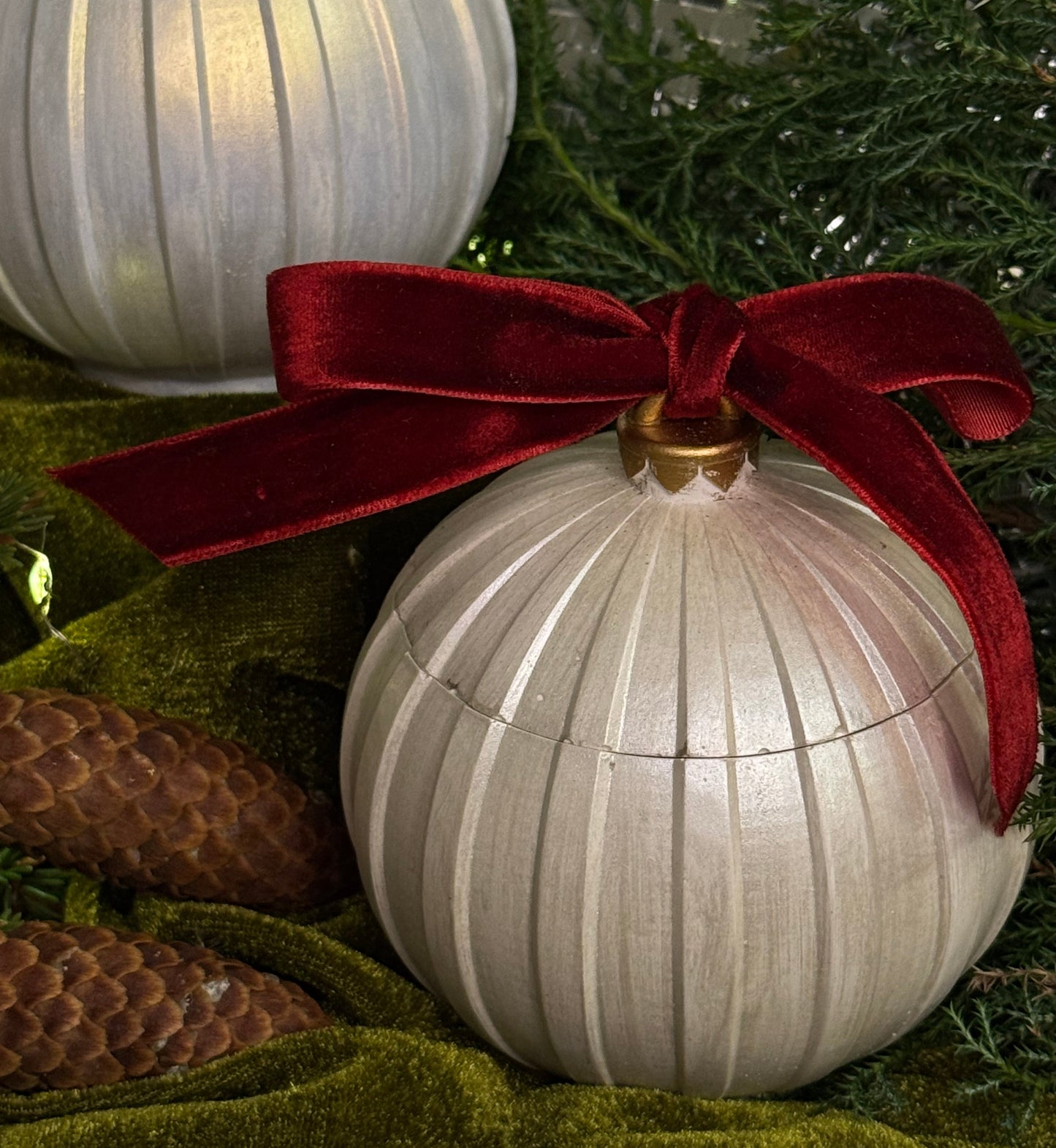 “Christmas Ornament” Candle – handmade holiday candle