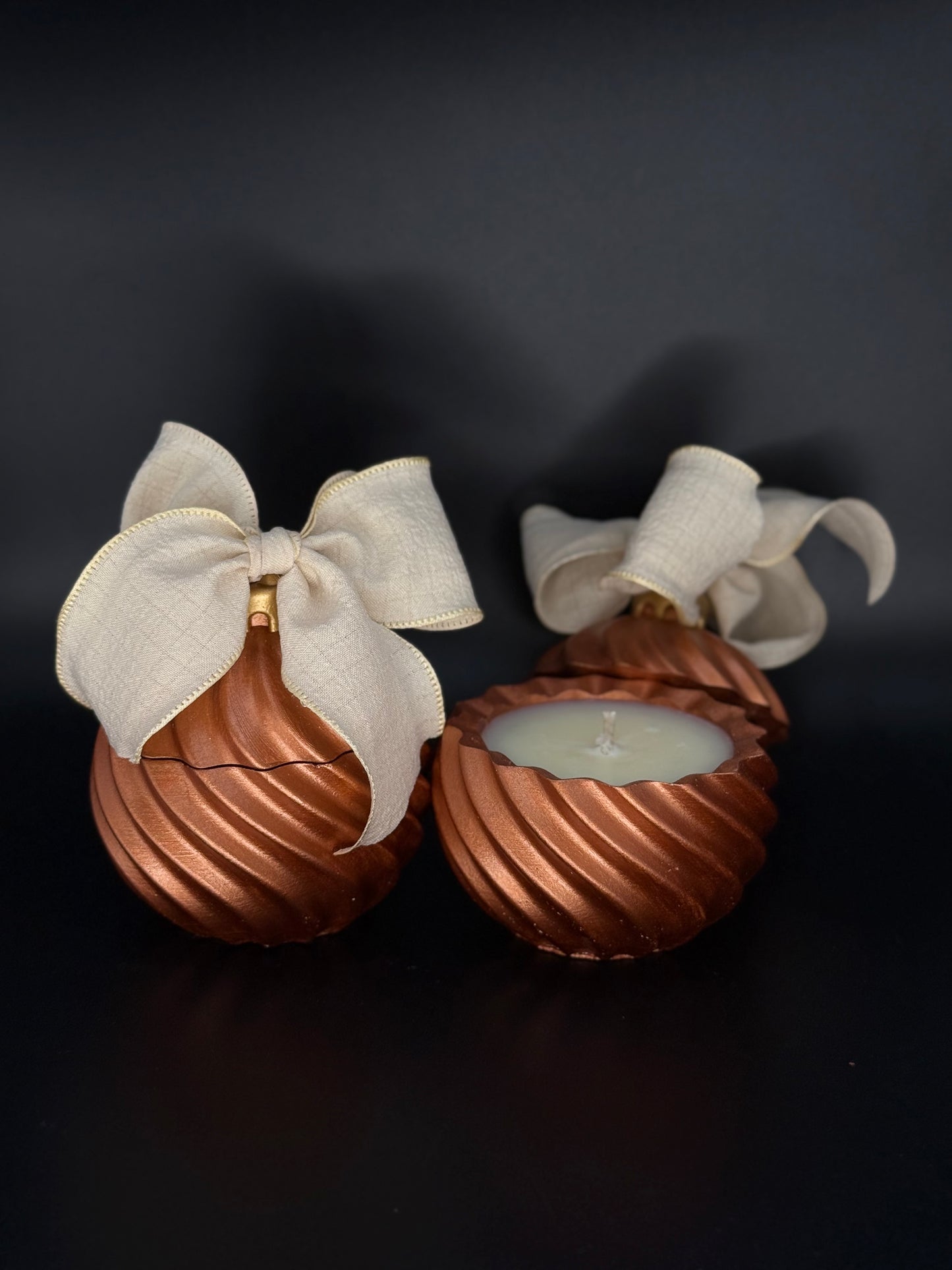 “Christmas Bauble” candle