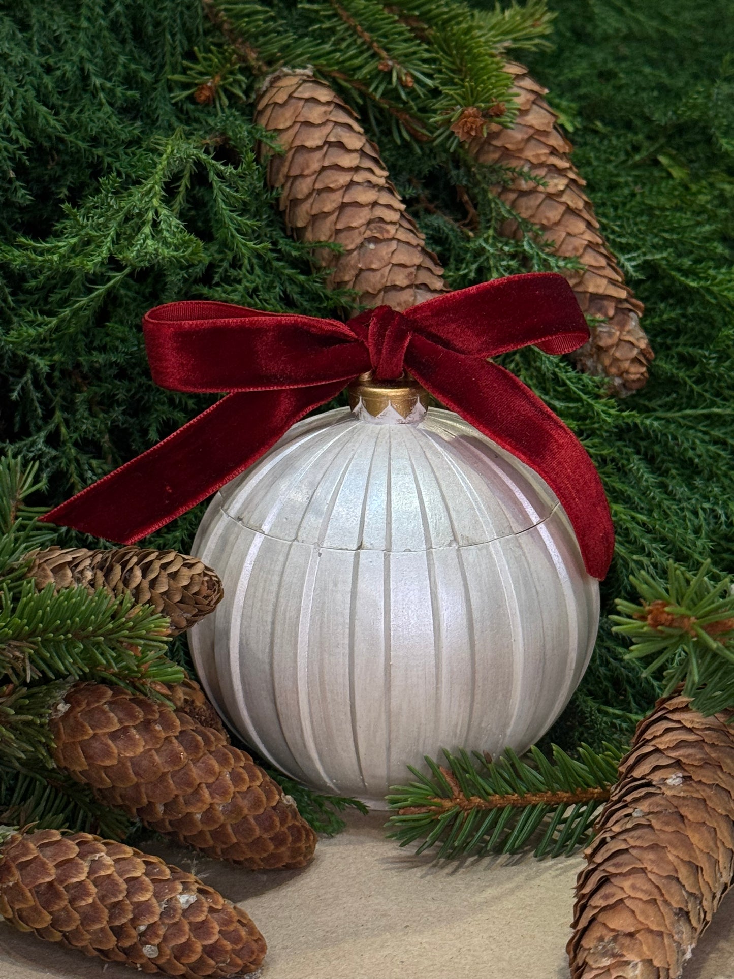 “Christmas Ornament” Candle – handmade holiday candle