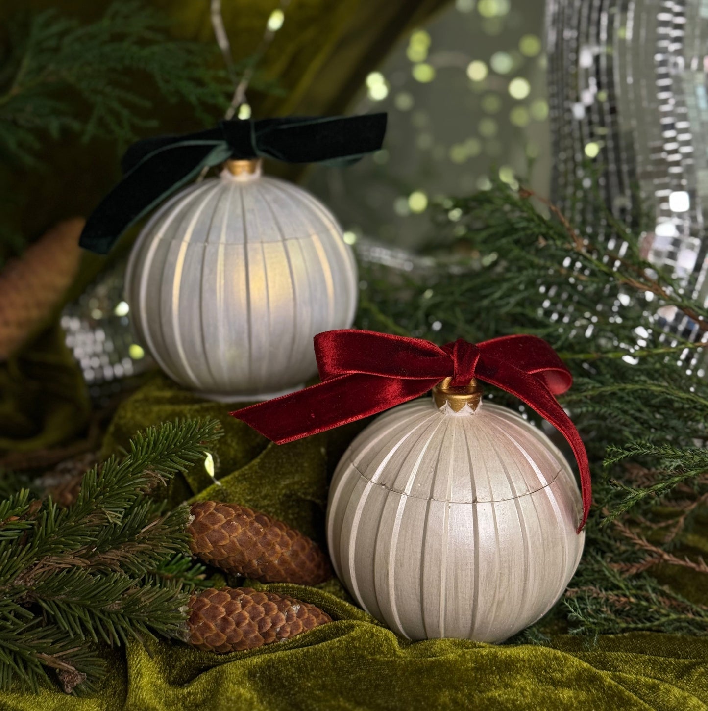 “Christmas Ornament” Candle – handmade holiday candle