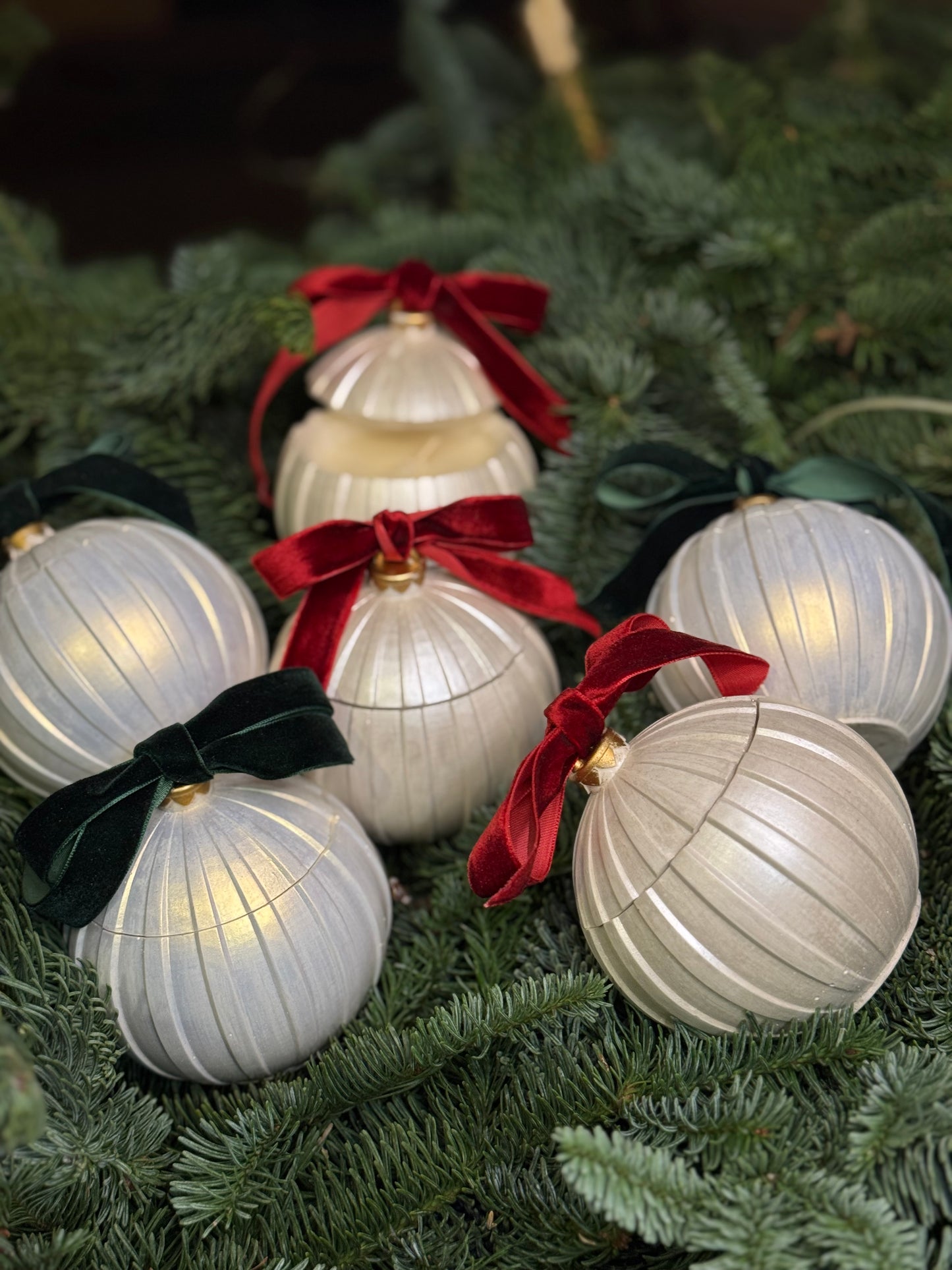 “Christmas Ornament” Candle – handmade holiday candle