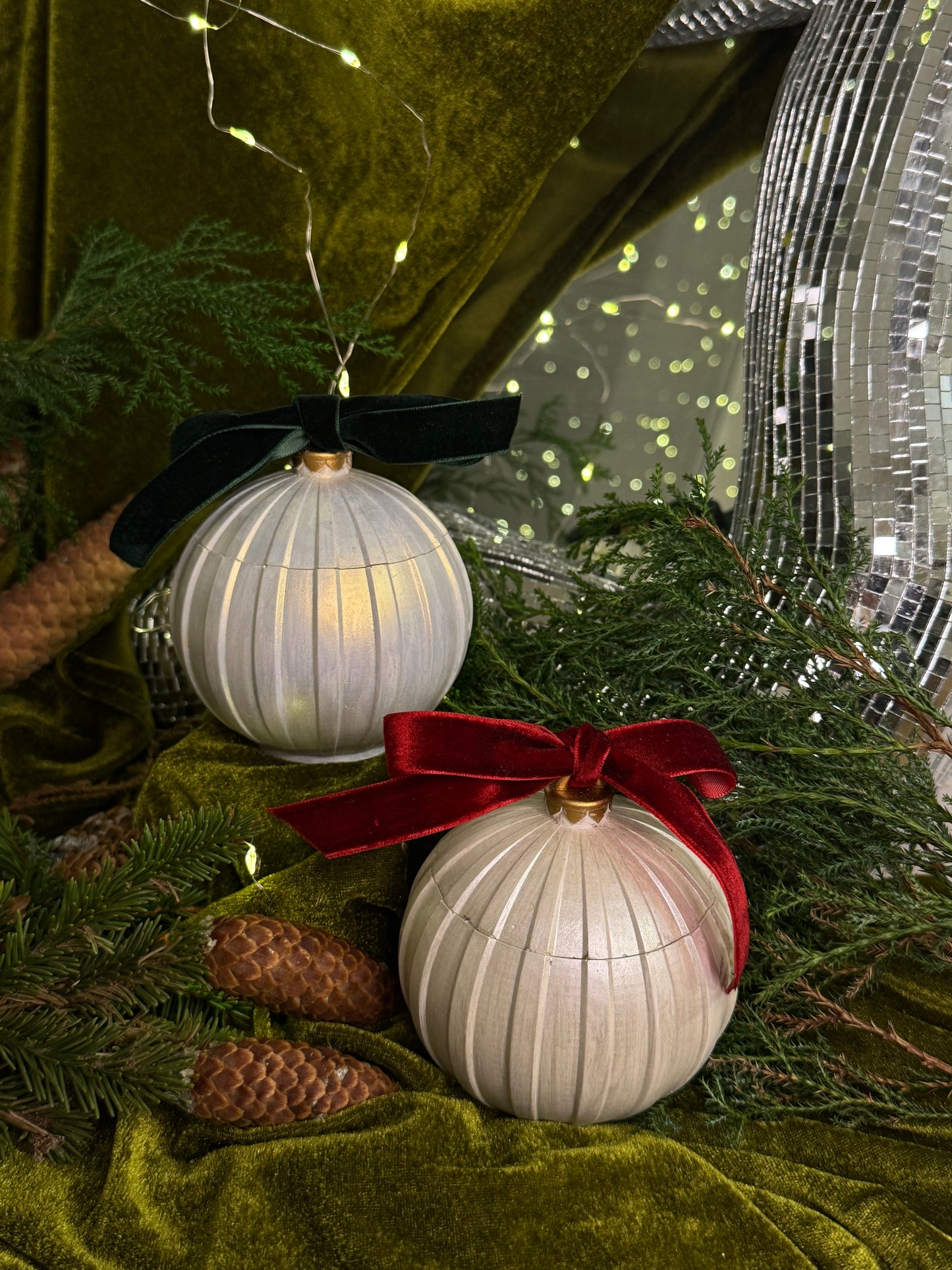 “Christmas Ornament” Candle – handmade holiday candle