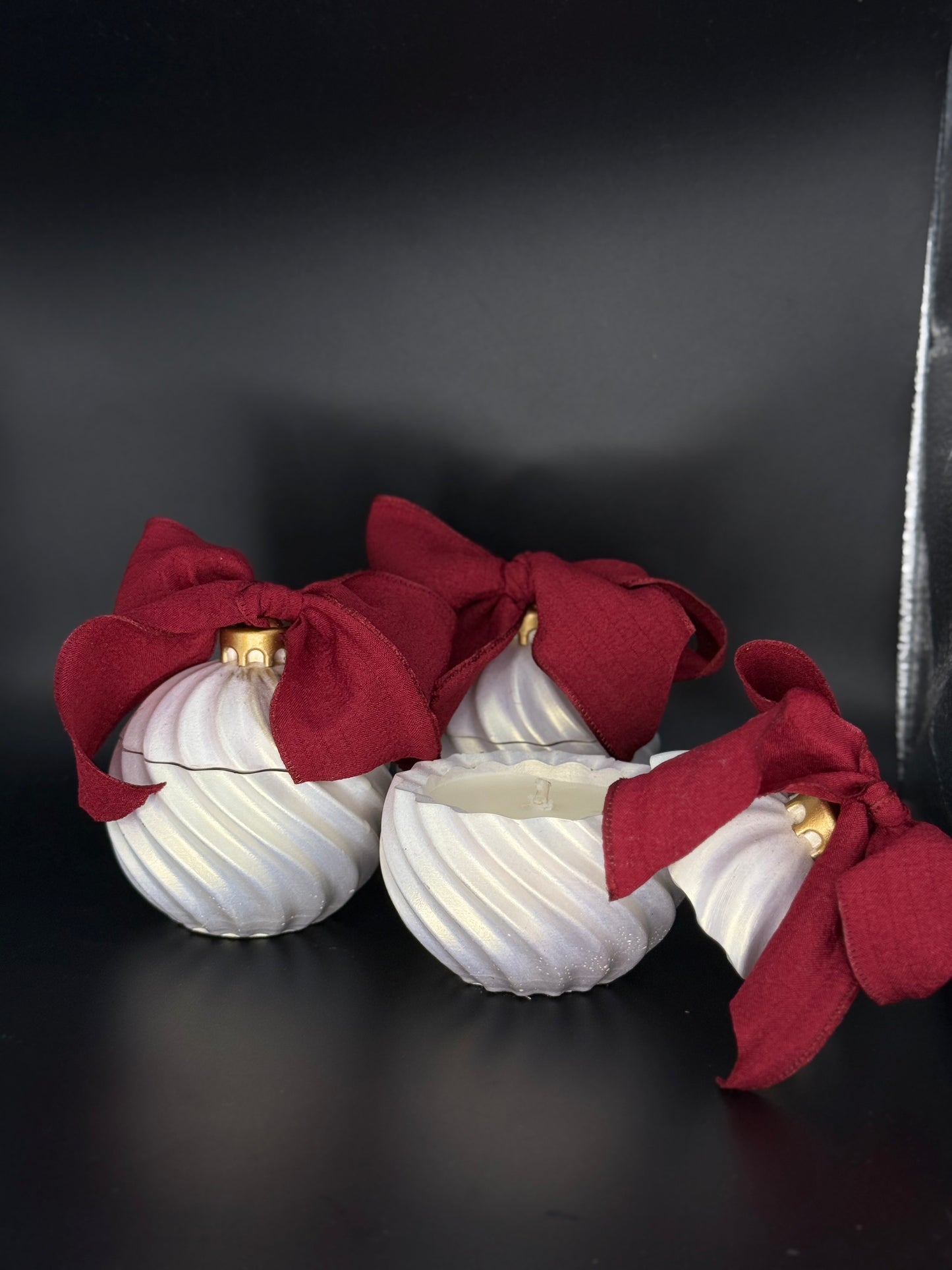 “Christmas Bauble” candle