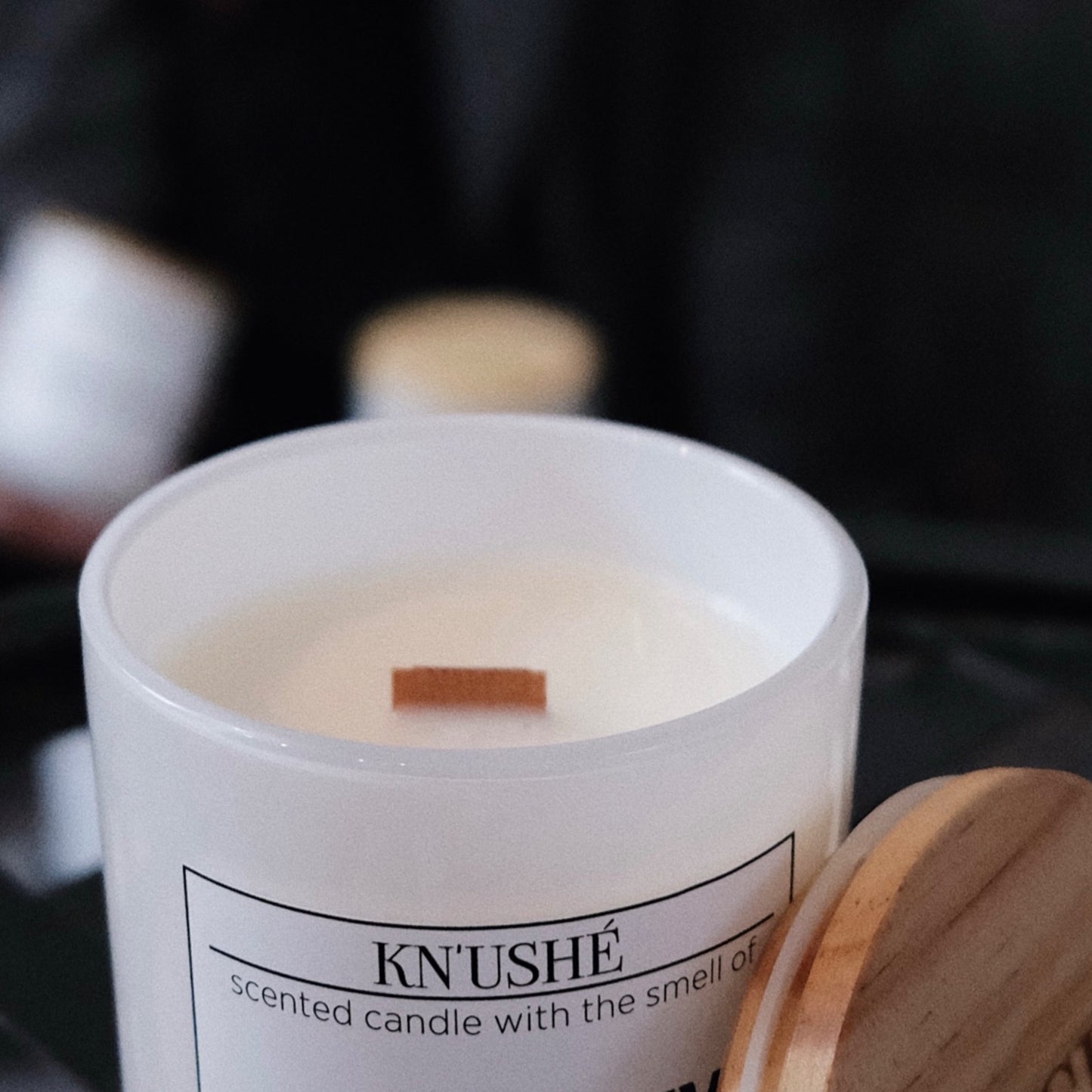 Scented candle  with the smell of "INSPIRATION"