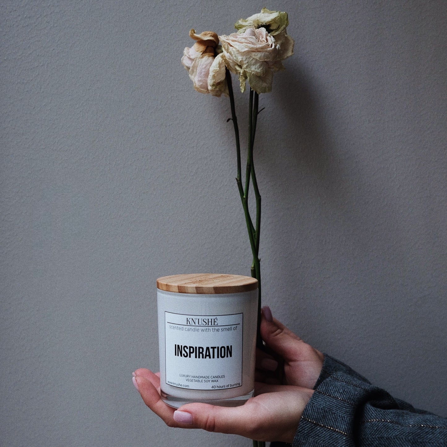 Scented candle  with the smell of "INSPIRATION"