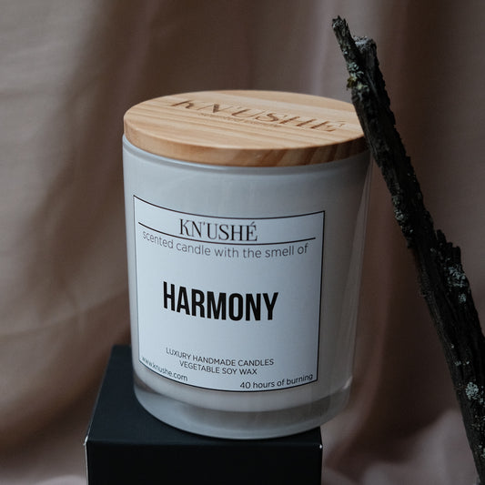 Scented candle  with the smell of "HARMONY"