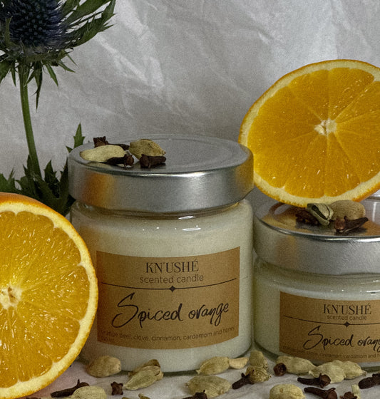 Scented candle made of vegetable soy wax with "Spiced orange" scent